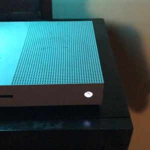 Tv with led lights with xbox and mic